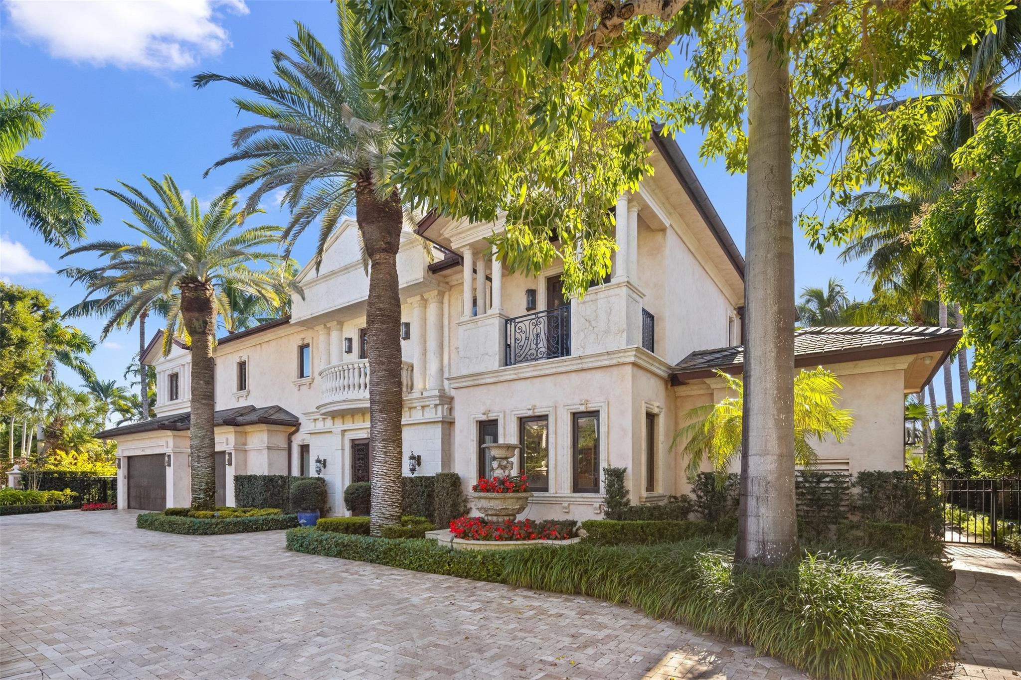 2430 Del Lago Fort Lauderdale, FL 33316