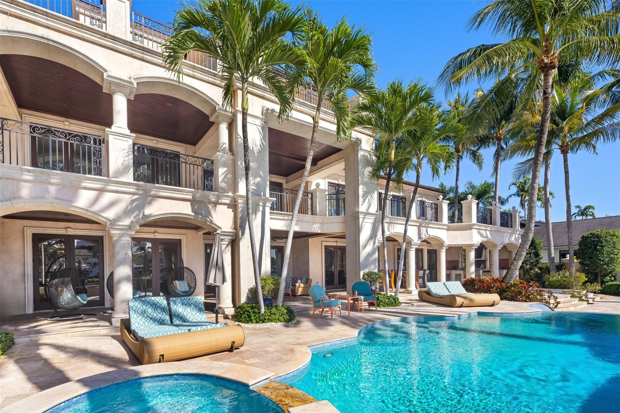 2430 Del Lago Fort Lauderdale, FL 33316