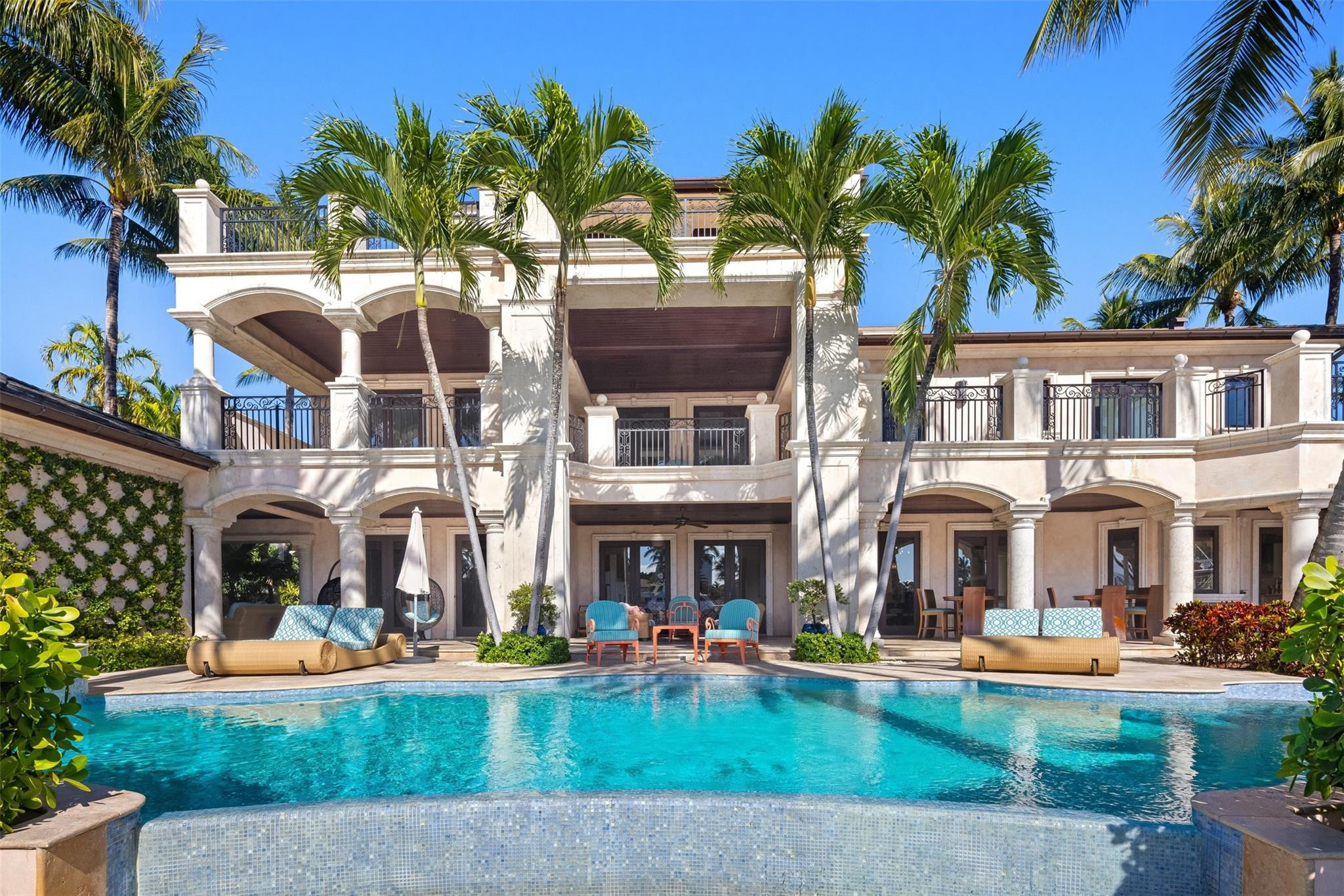 2430 Del Lago Fort Lauderdale, FL 33316