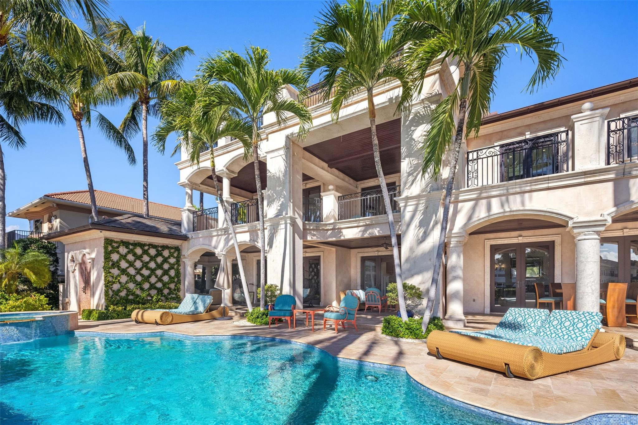 2430 Del Lago Fort Lauderdale, FL 33316