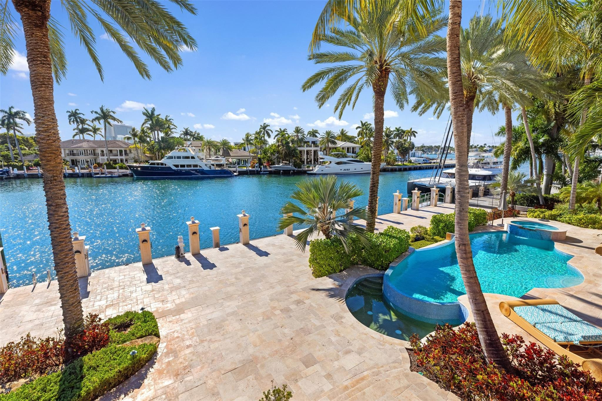 2430 Del Lago Fort Lauderdale, FL 33316