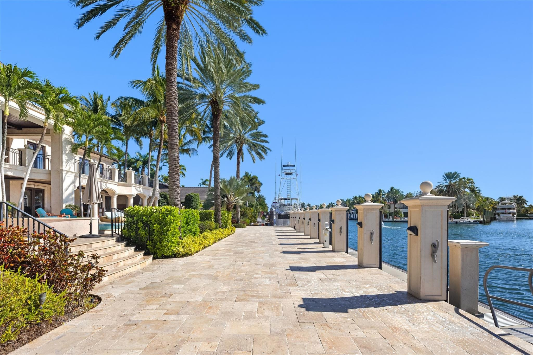 2430 Del Lago Fort Lauderdale, FL 33316