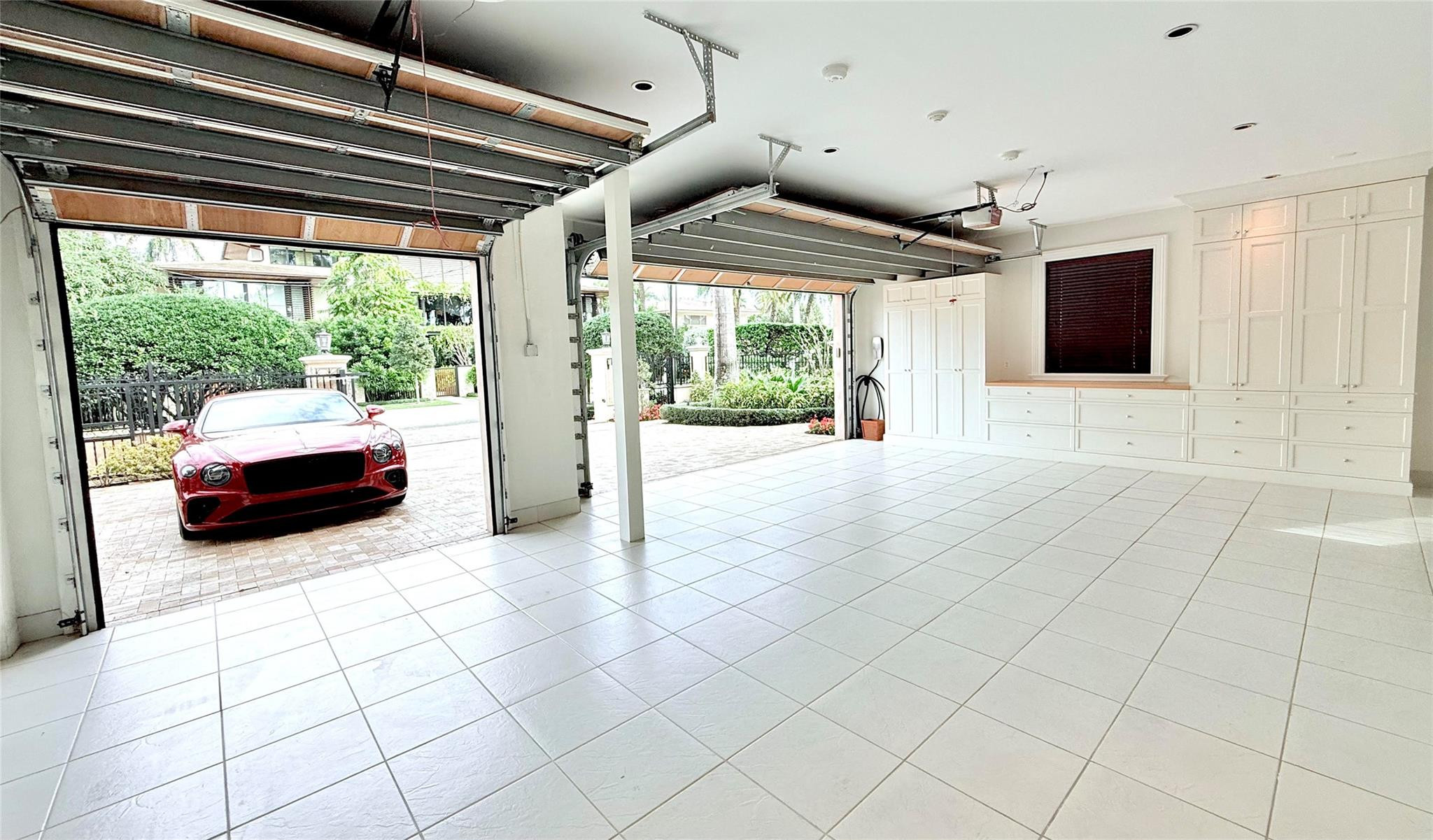 2430 Del Lago Fort Lauderdale, FL 33316