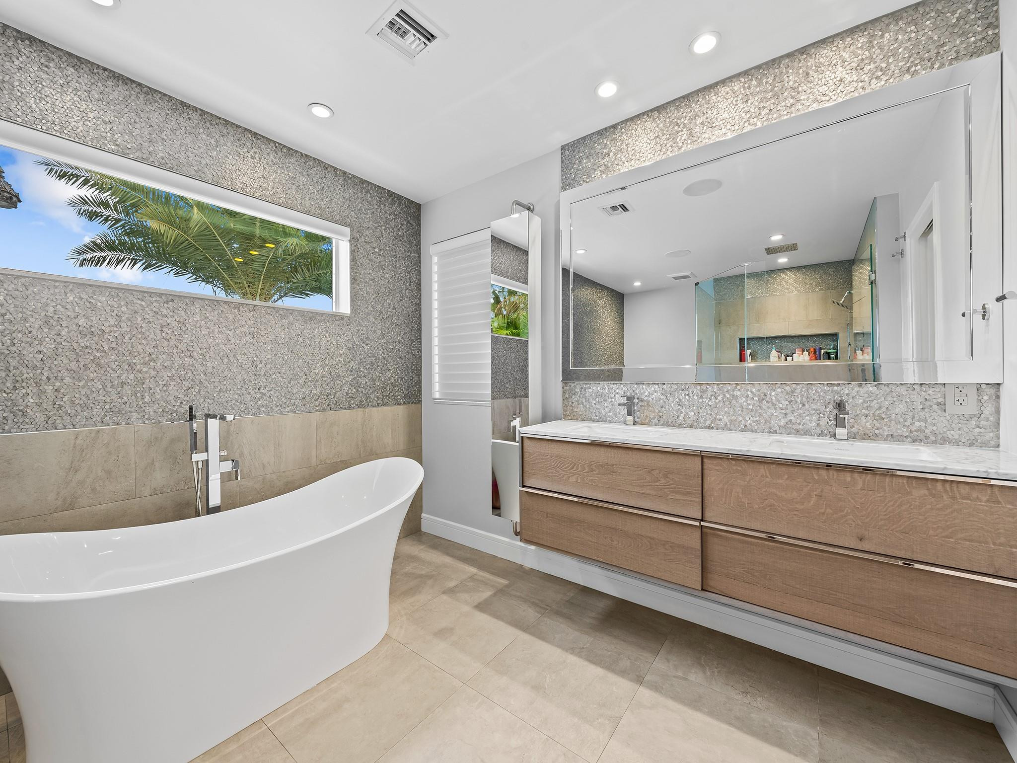 2811 NE 55th Fort Lauderdale, FL 33308