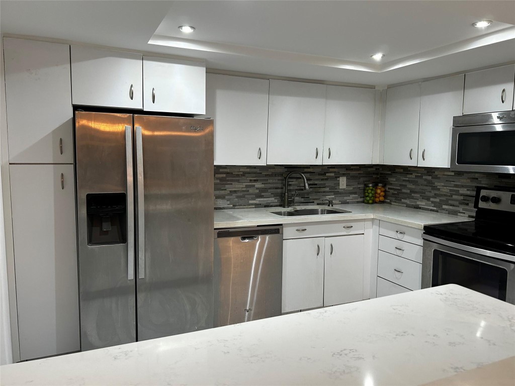 1333 E Hallandale Bch