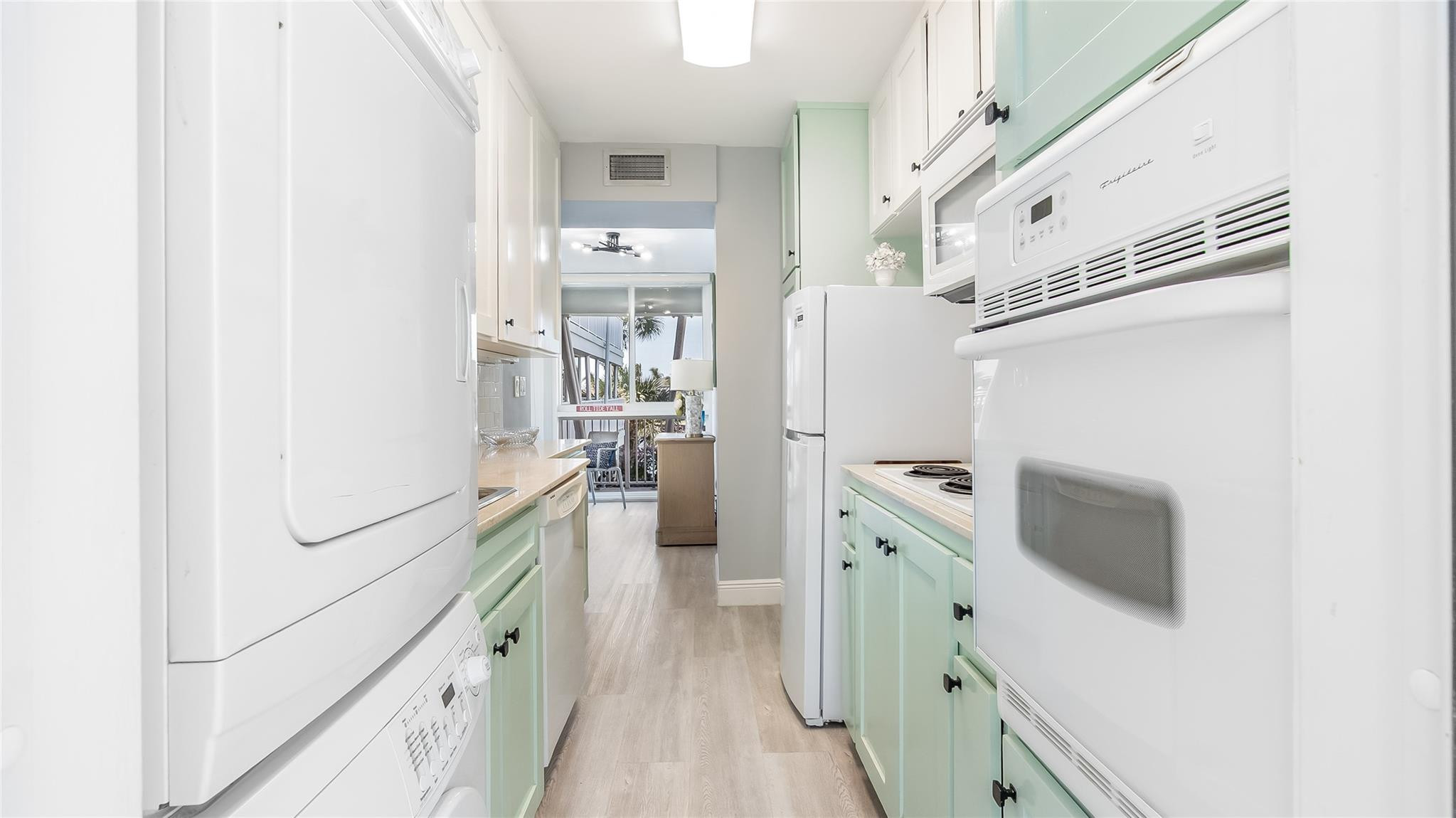 1221 Hillsboro Mile #39B Hillsboro Beach, FL 33062