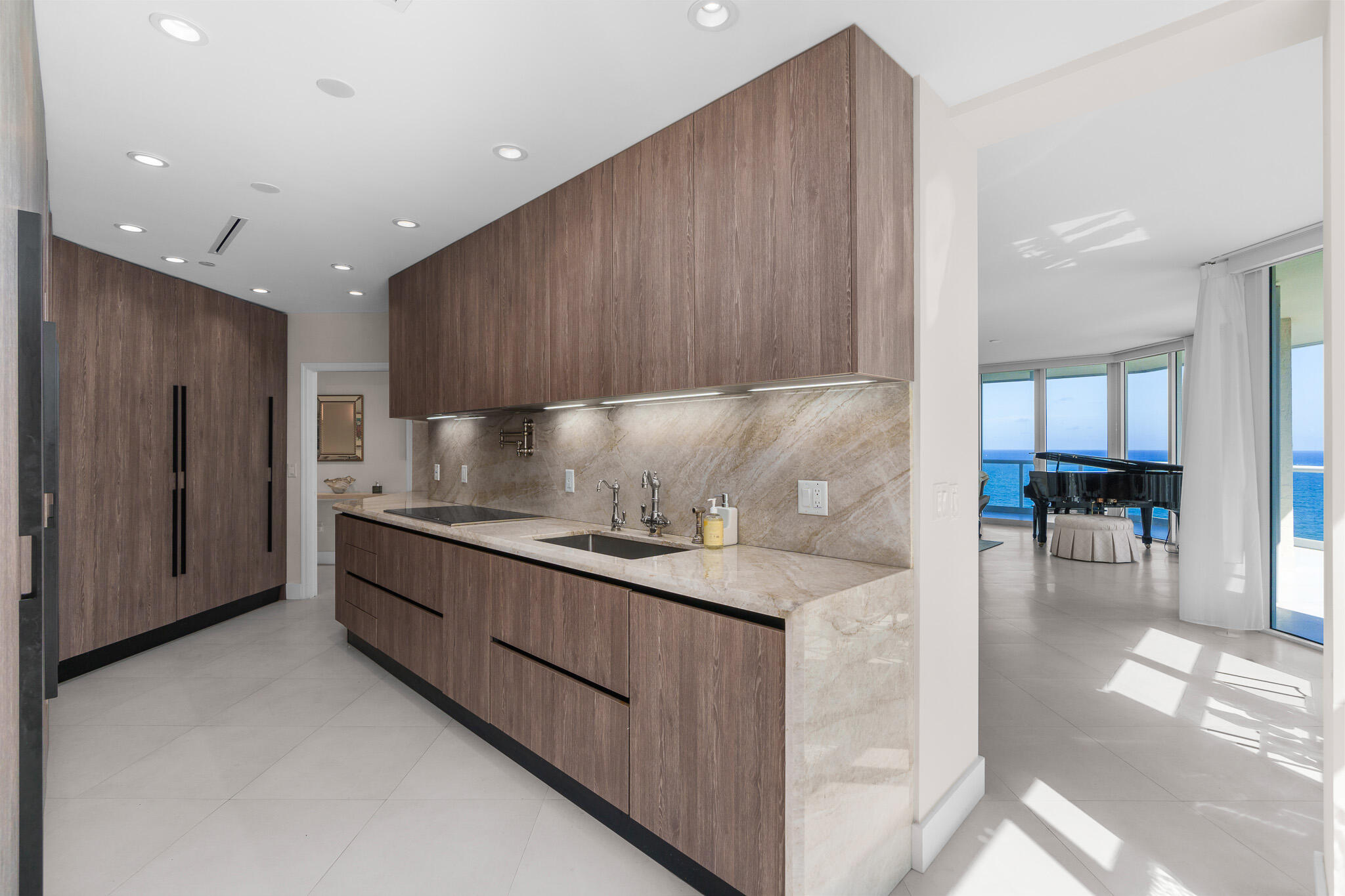 6051 N Ocean #1101 Hollywood, FL 33019