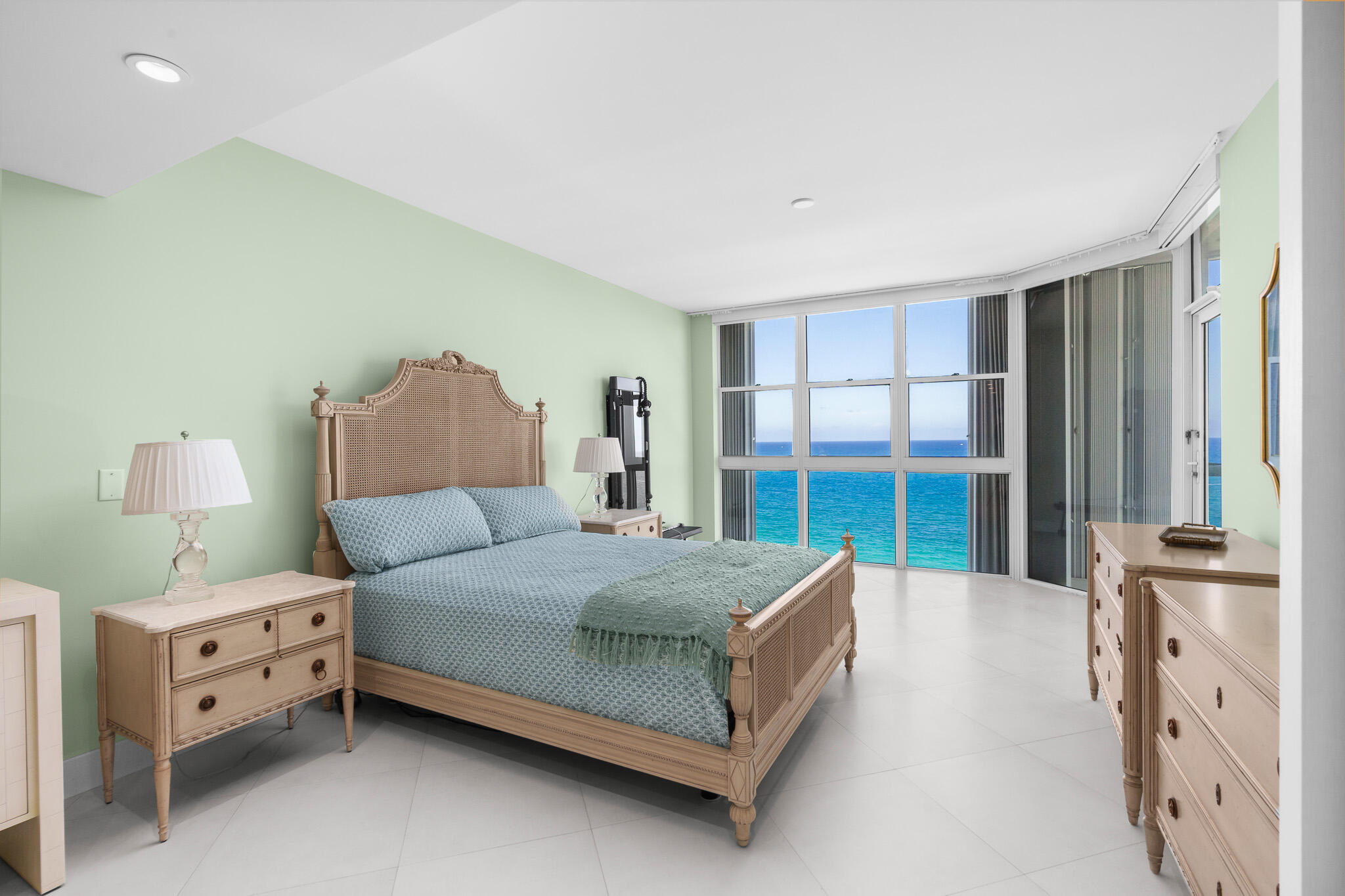 6051 N Ocean #1101 Hollywood, FL 33019