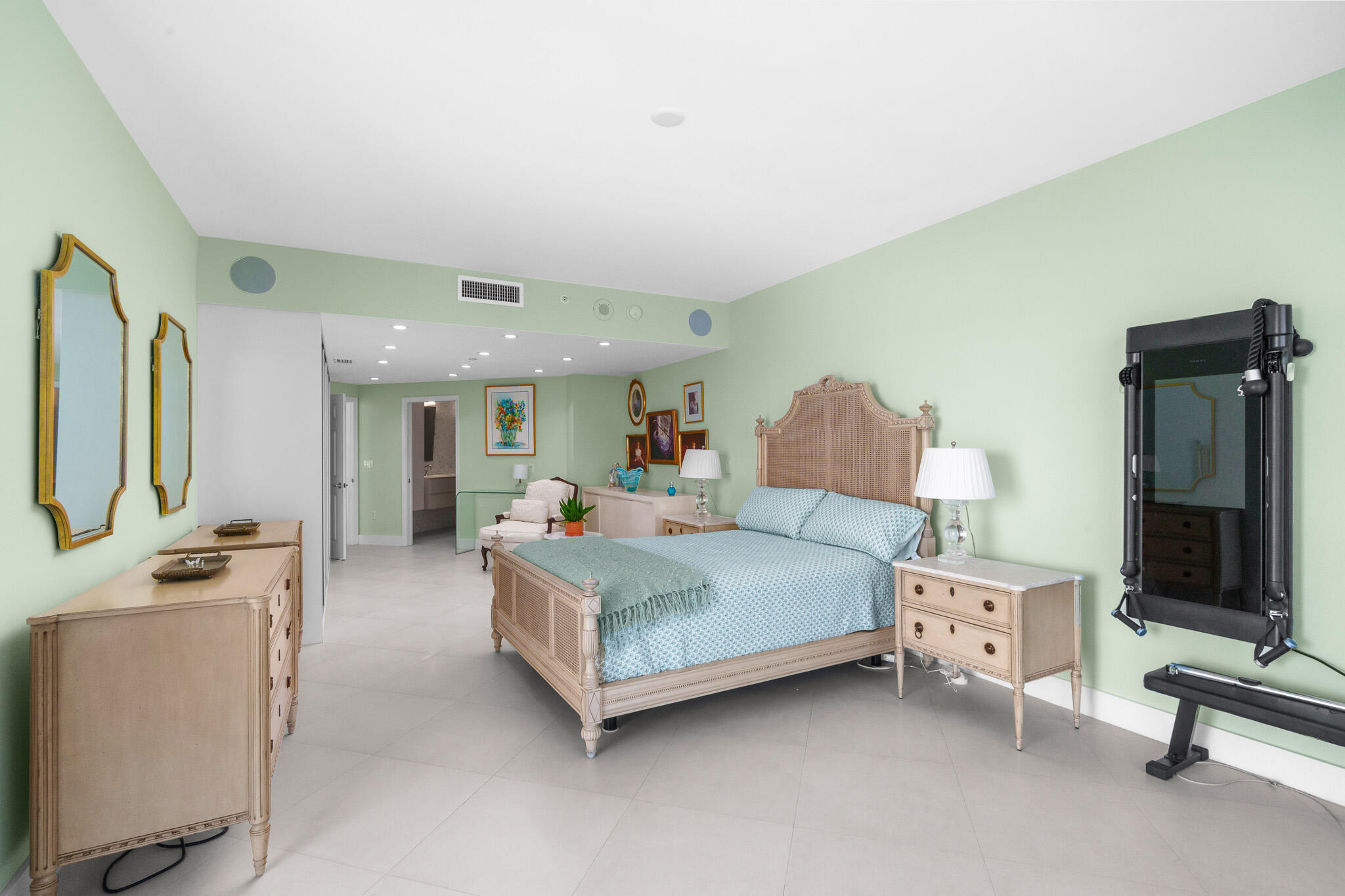 6051 N Ocean #1101 Hollywood, FL 33019