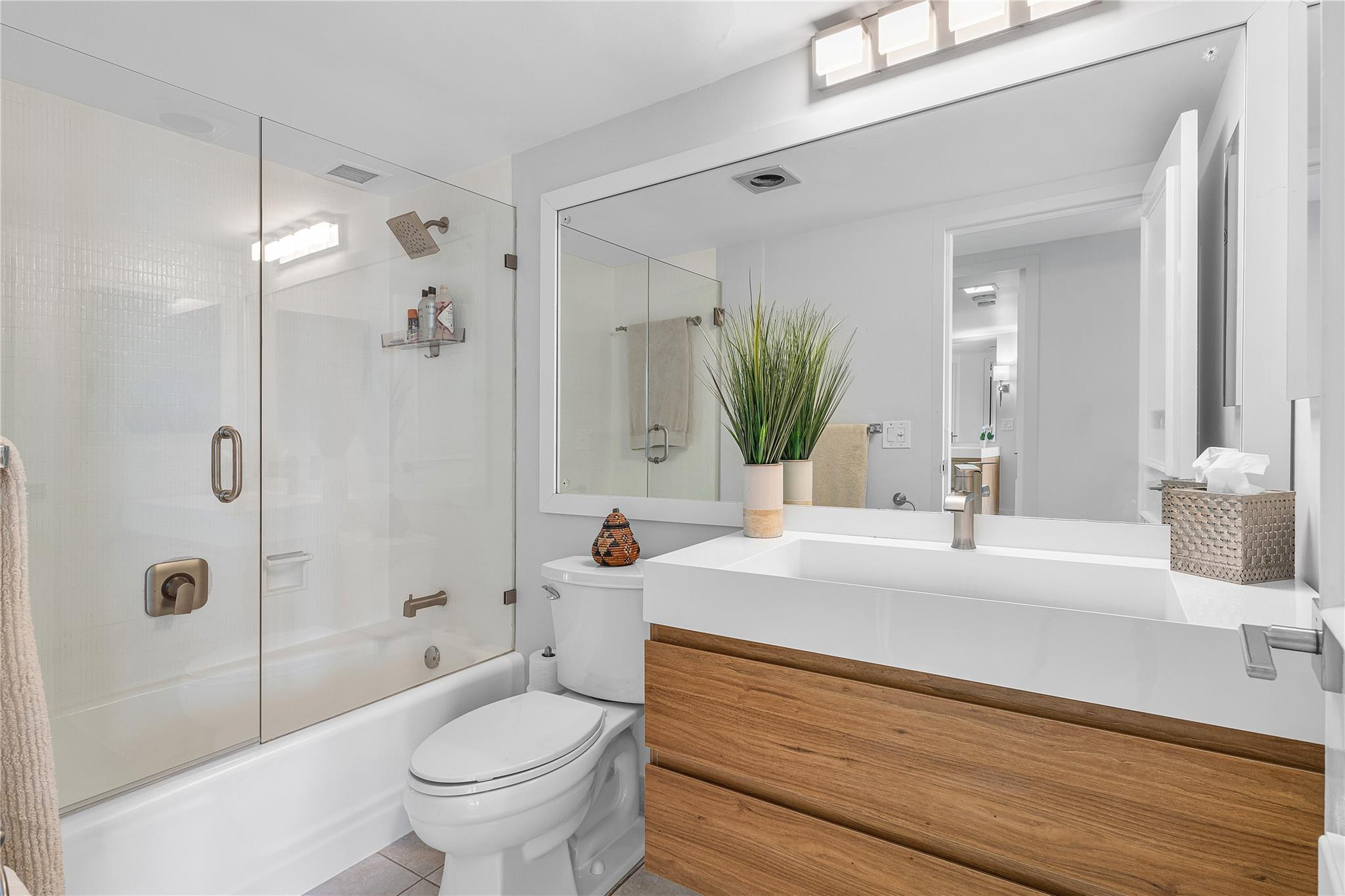 3000 Holiday #1605 Fort Lauderdale, FL 33316