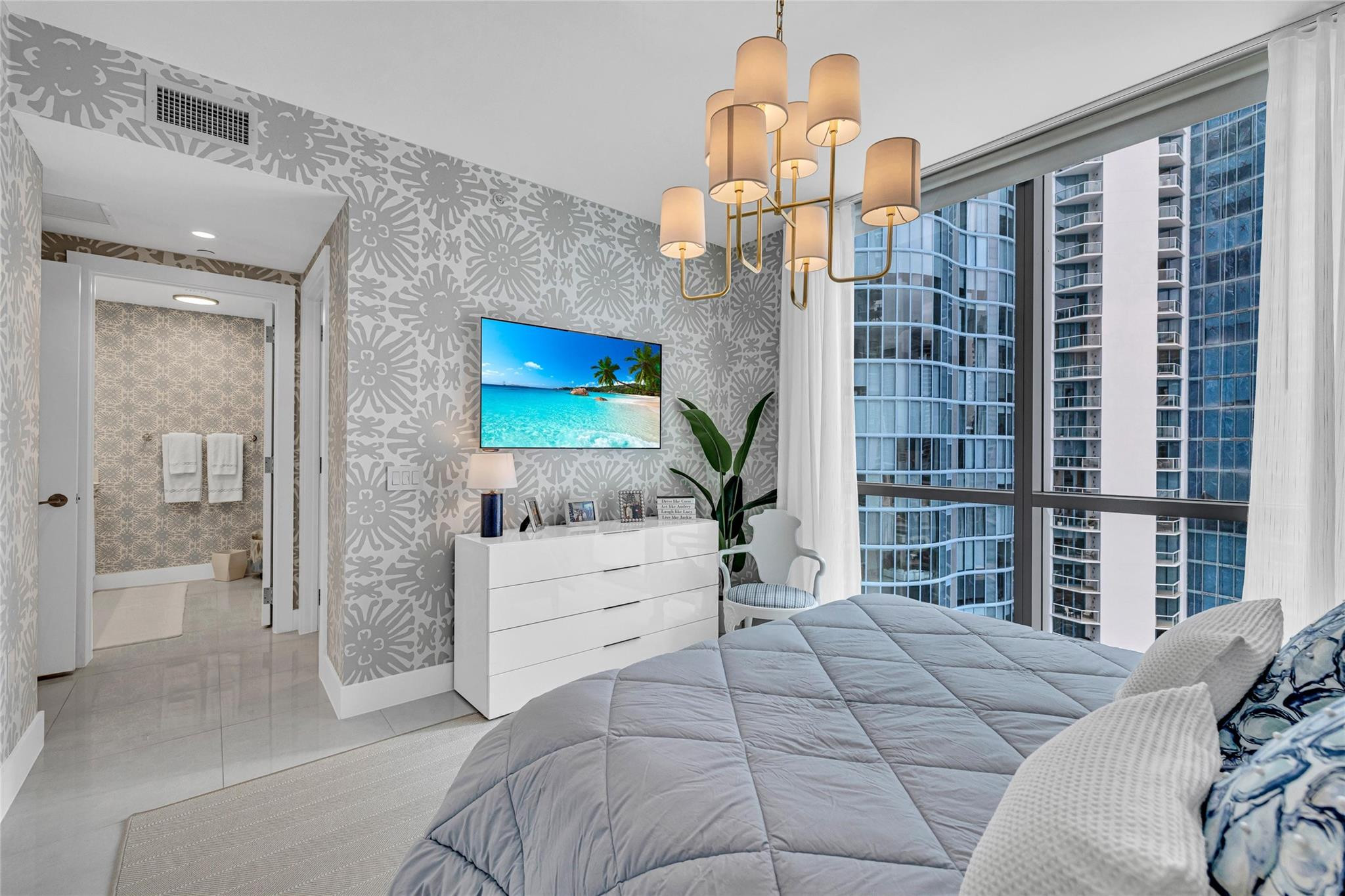 100 E Las Olas #1701 Fort Lauderdale, FL 33301