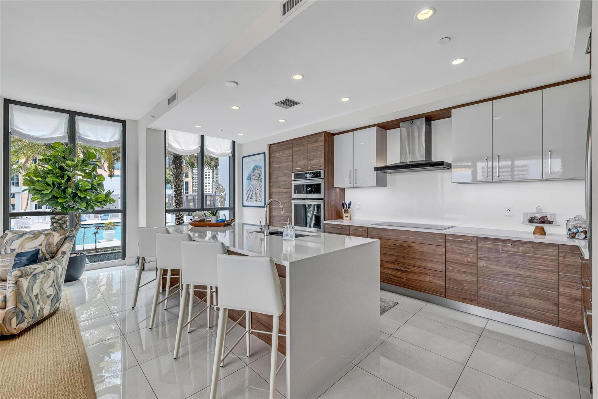 100 E Las Olas #1701 Fort Lauderdale, FL 33301