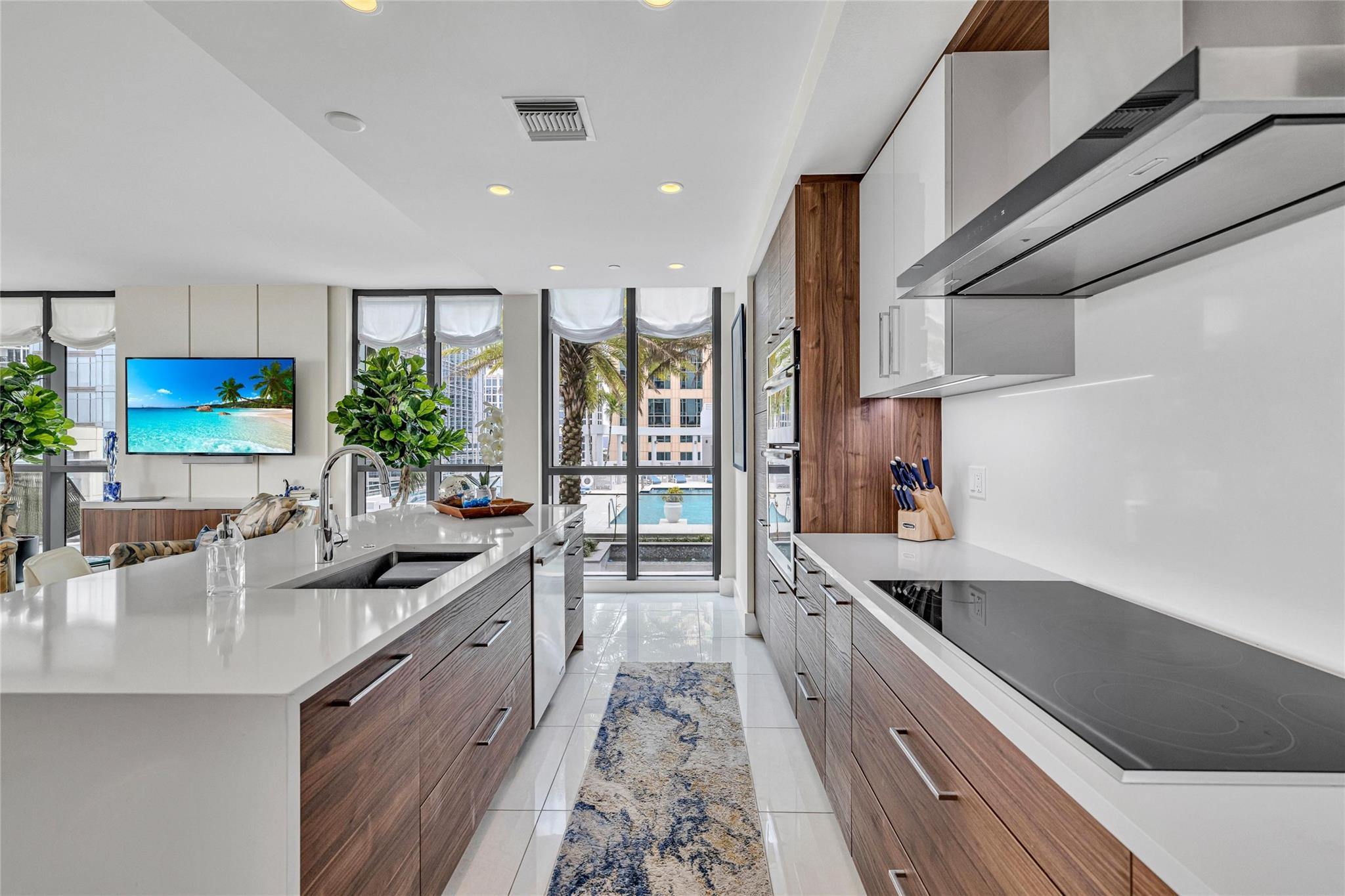 100 E Las Olas #1701 Fort Lauderdale, FL 33301