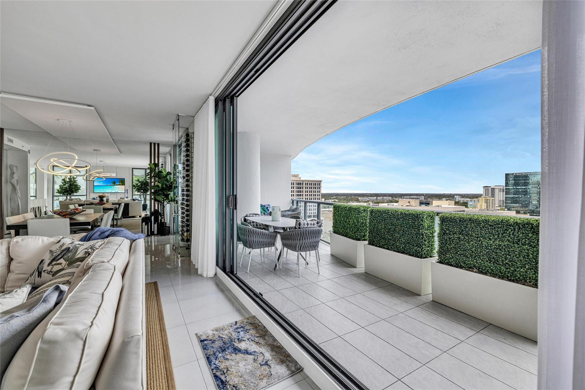 100 E Las Olas #1701 Fort Lauderdale, FL 33301