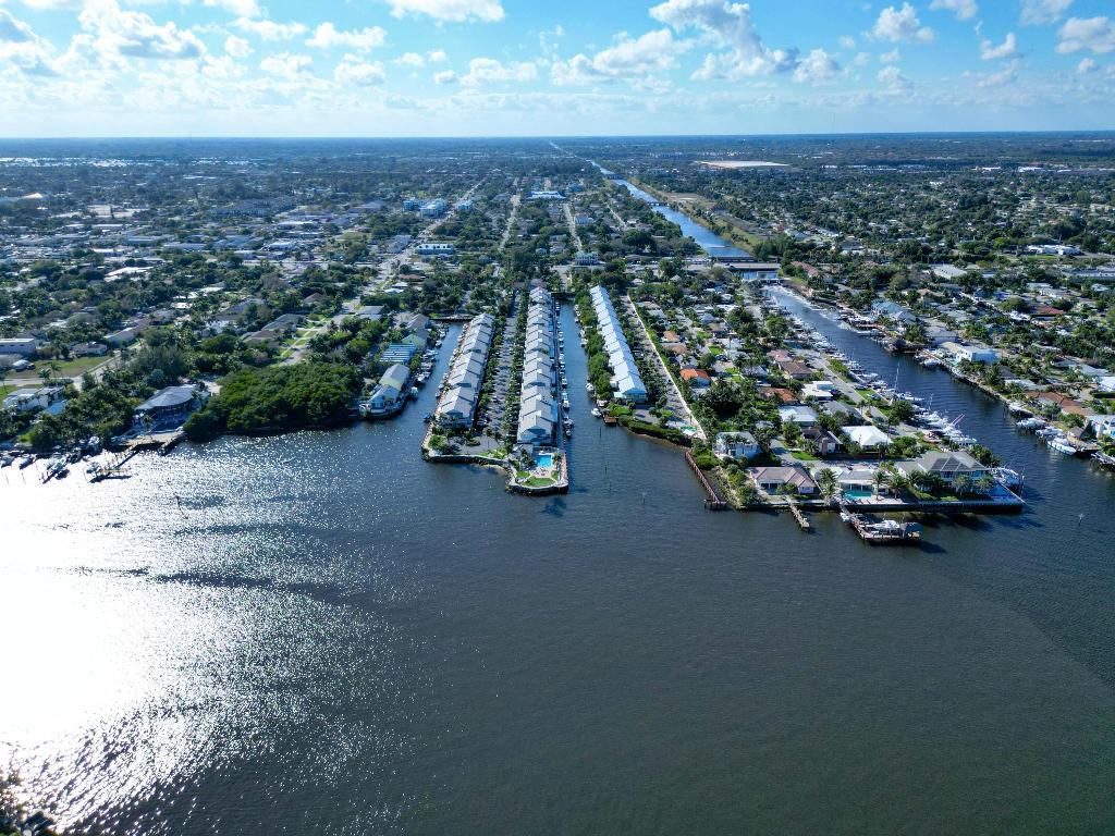 626 Mariners Boynton Beach, FL 33435