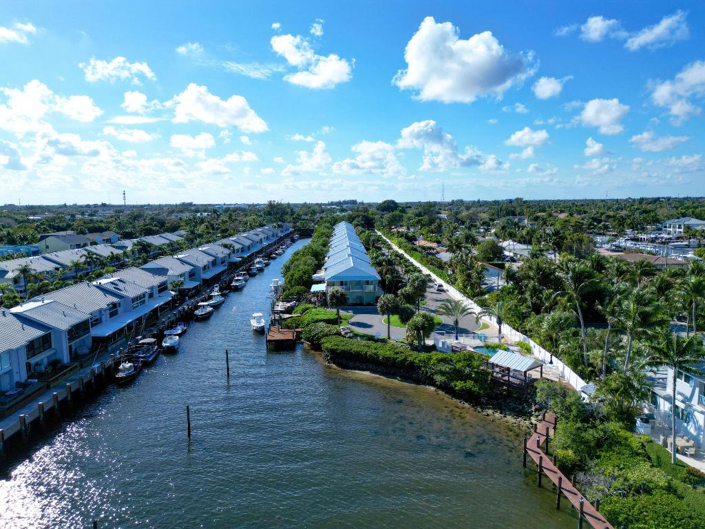 626 Mariners Boynton Beach, FL 33435