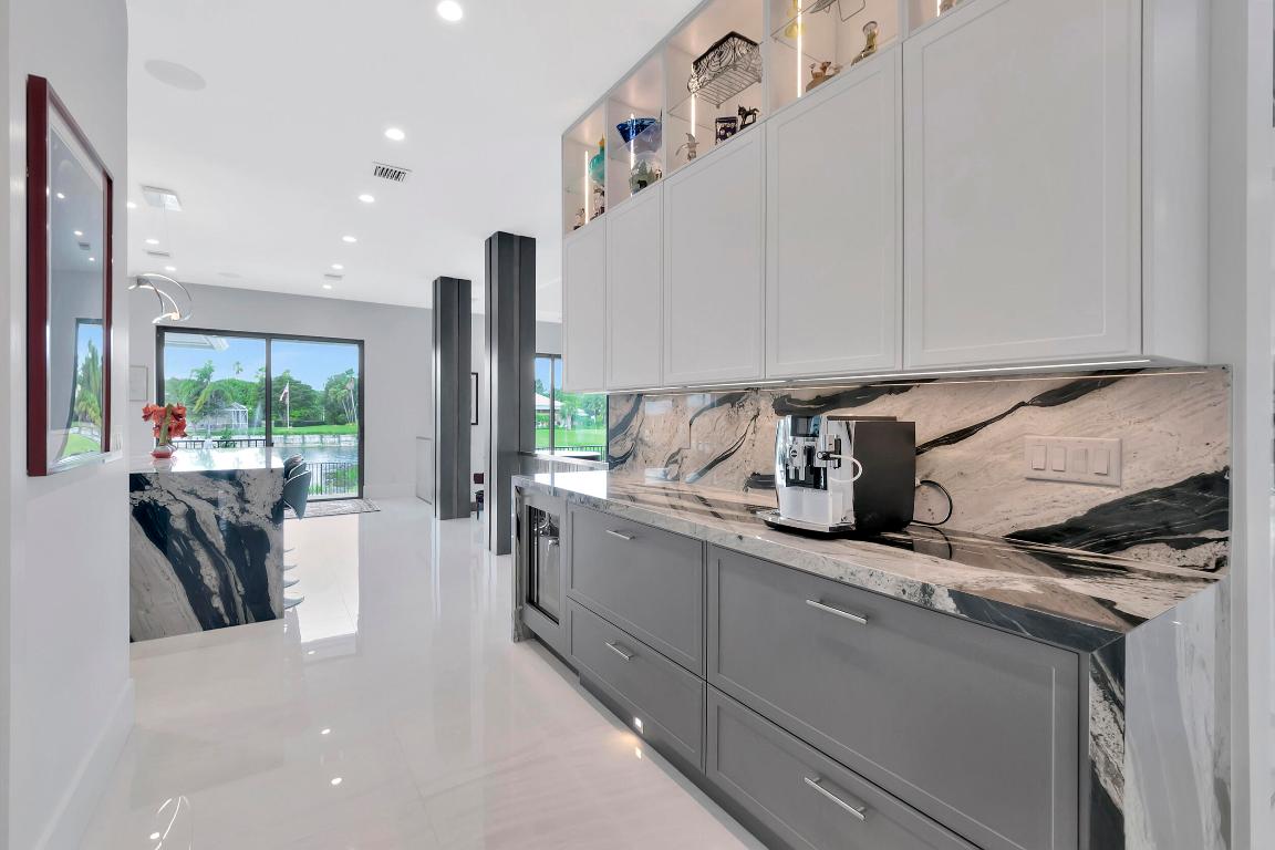 3605 Oakview Delray Beach, FL 33445