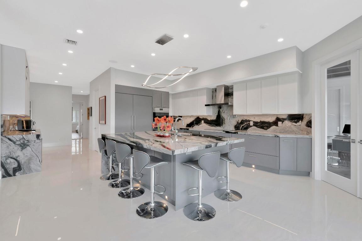 3605 Oakview Delray Beach, FL 33445