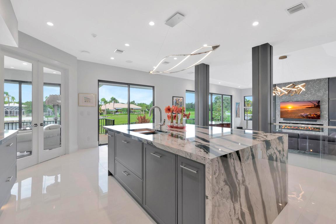 3605 Oakview Delray Beach, FL 33445