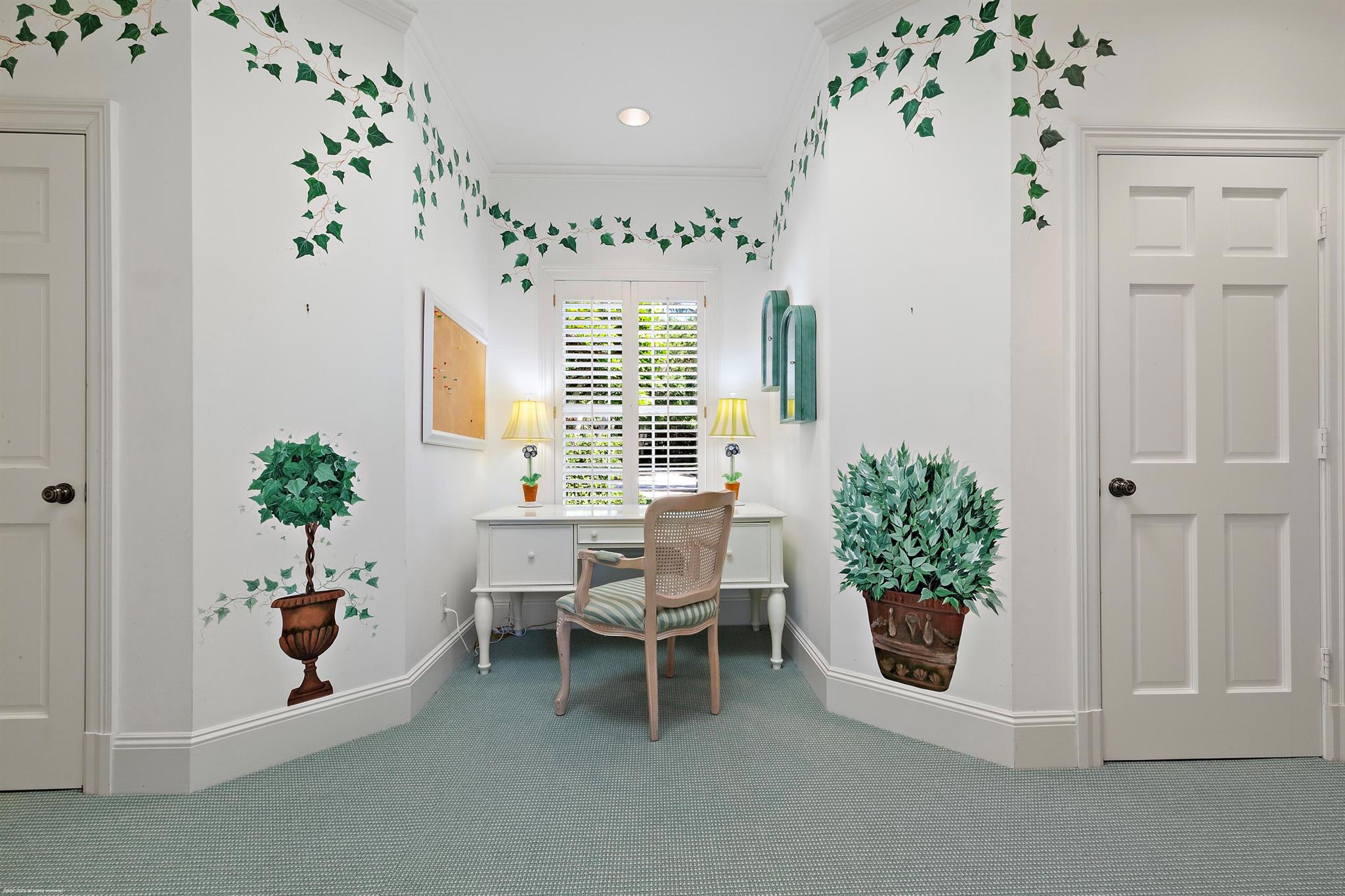 162 S Beach Rd Jupiter Island, FL 33455