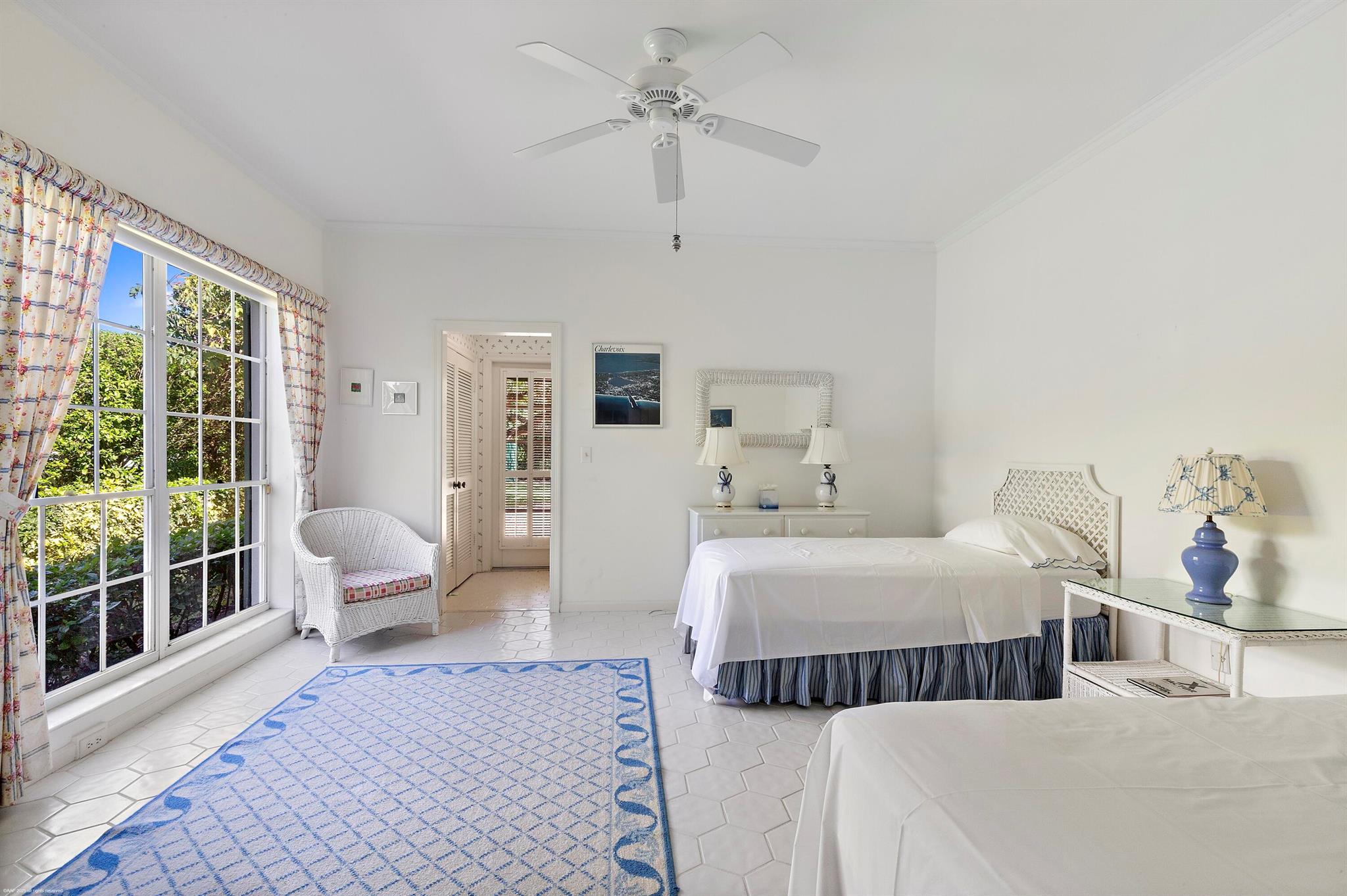 162 S Beach Rd Jupiter Island, FL 33455