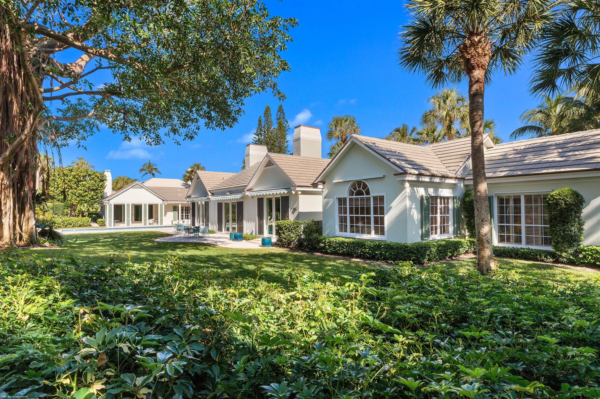 162 S Beach Rd Jupiter Island, FL 33455