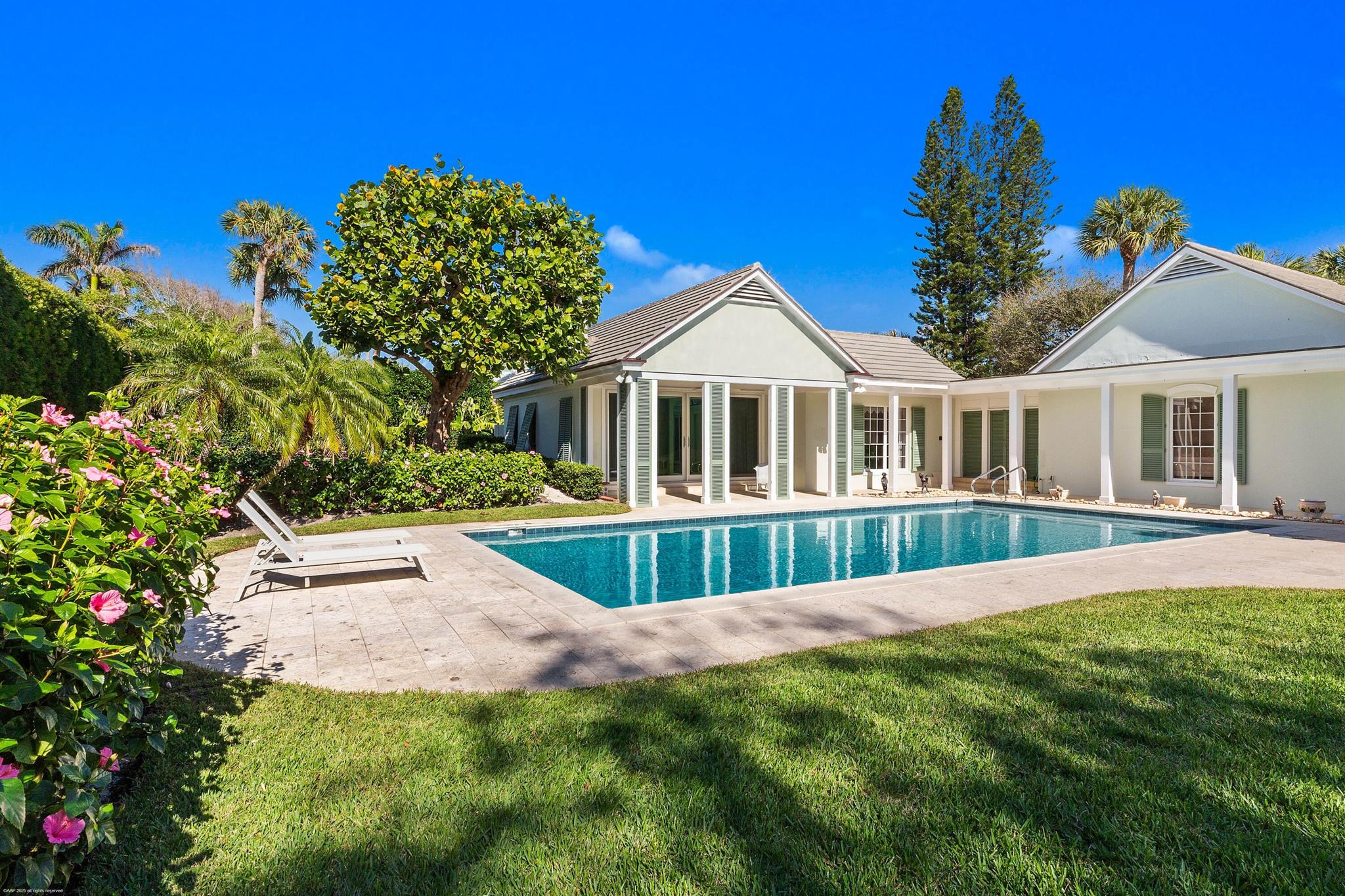 162 S Beach Rd Jupiter Island, FL 33455