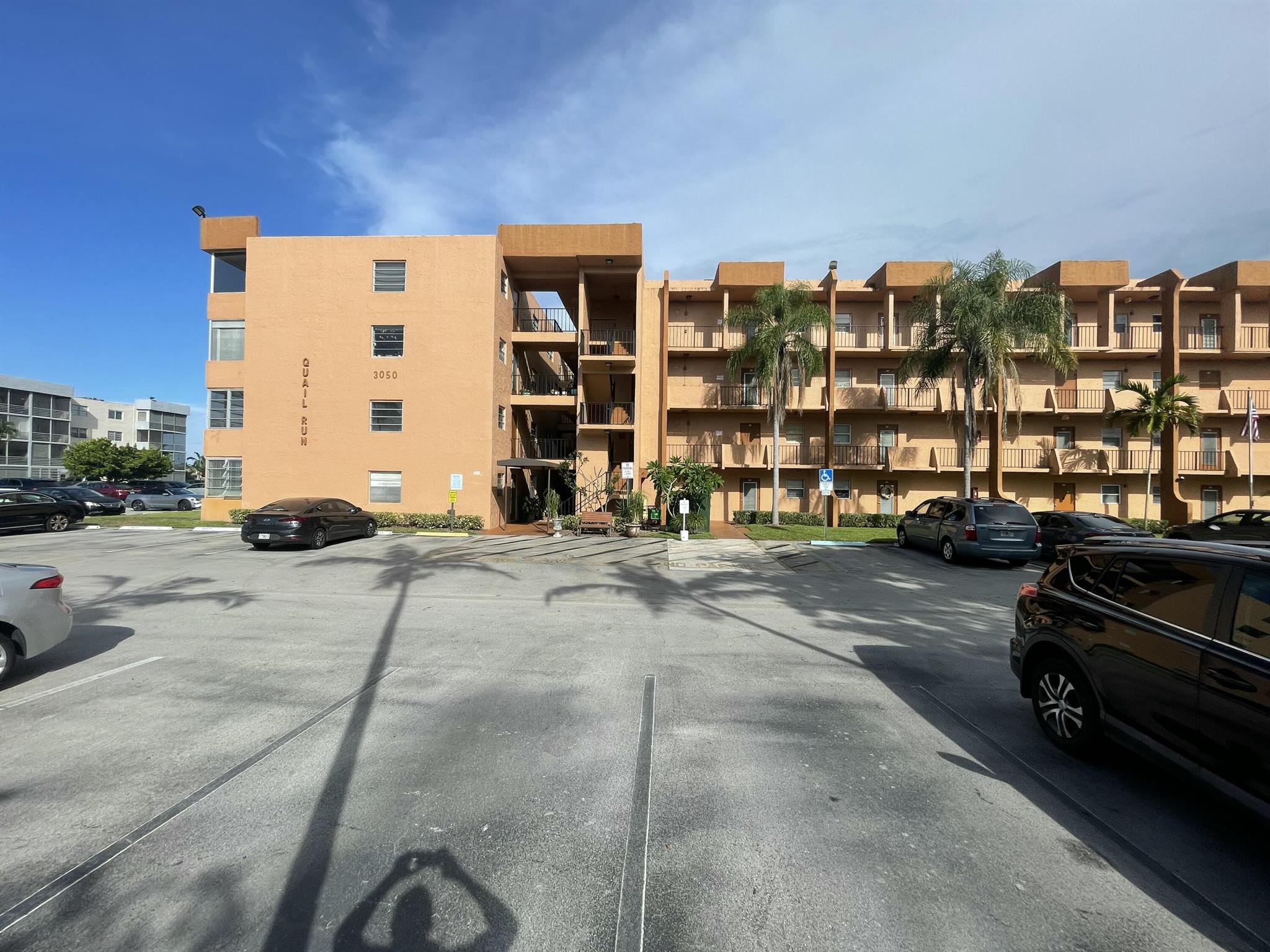 3050 Sunrise Lks Dr #123