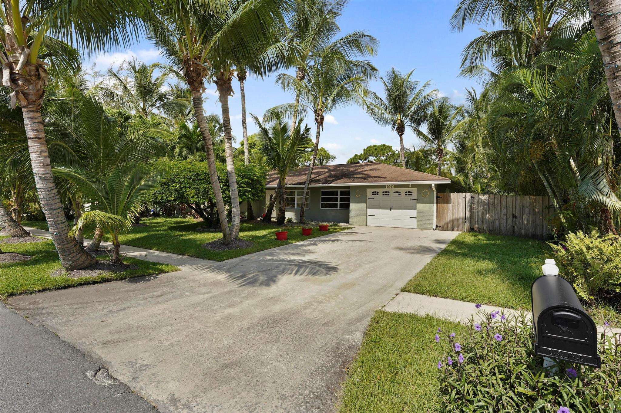 1201 NW 7th Ct