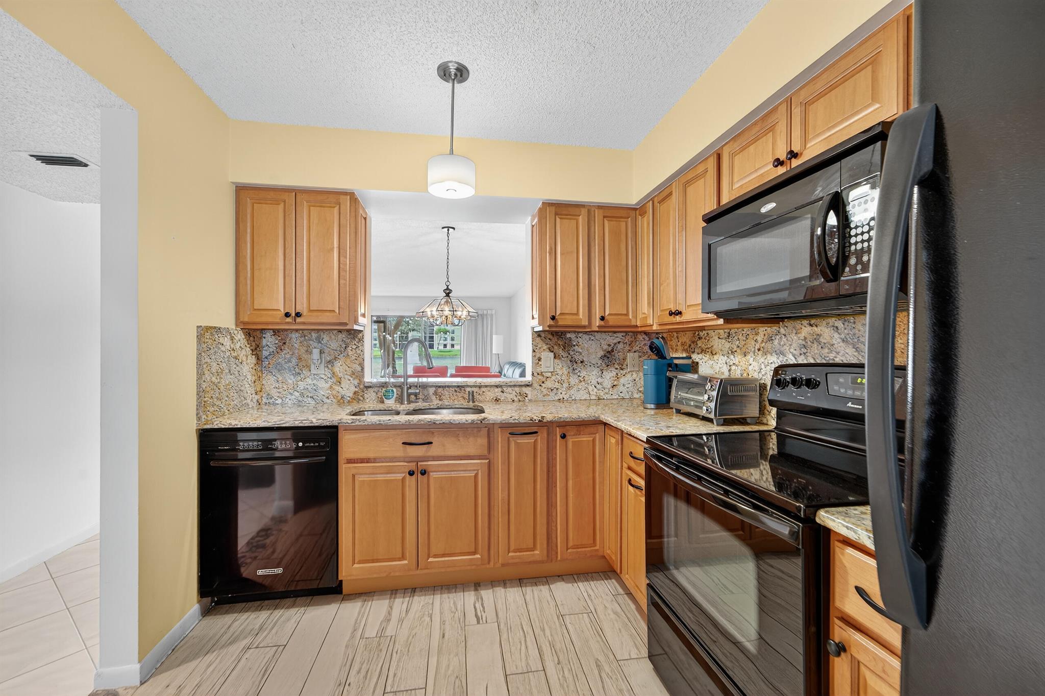 6193 Pointe Regal Cir #106