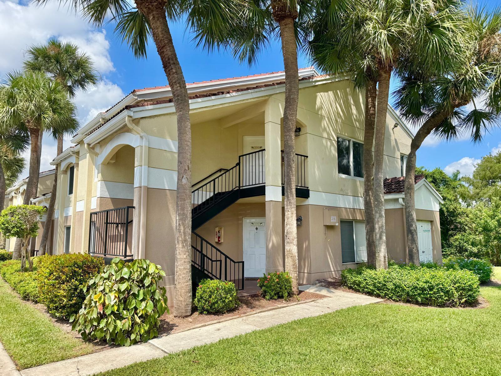 815 W Boynton Bch Blvd #15-206