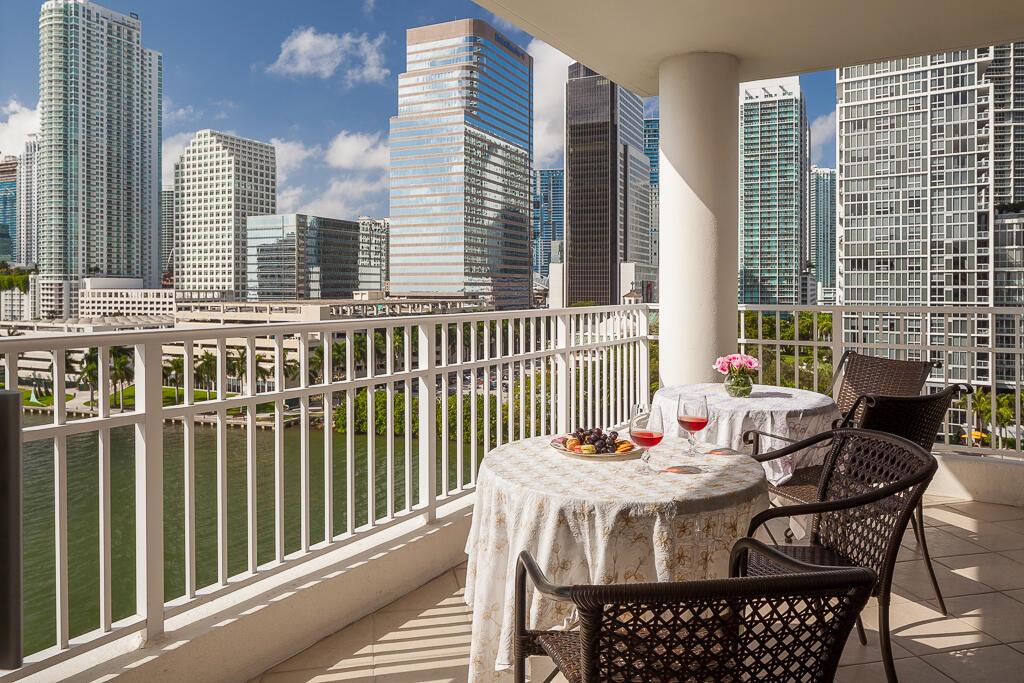 701 Brickell Key Blvd #1003