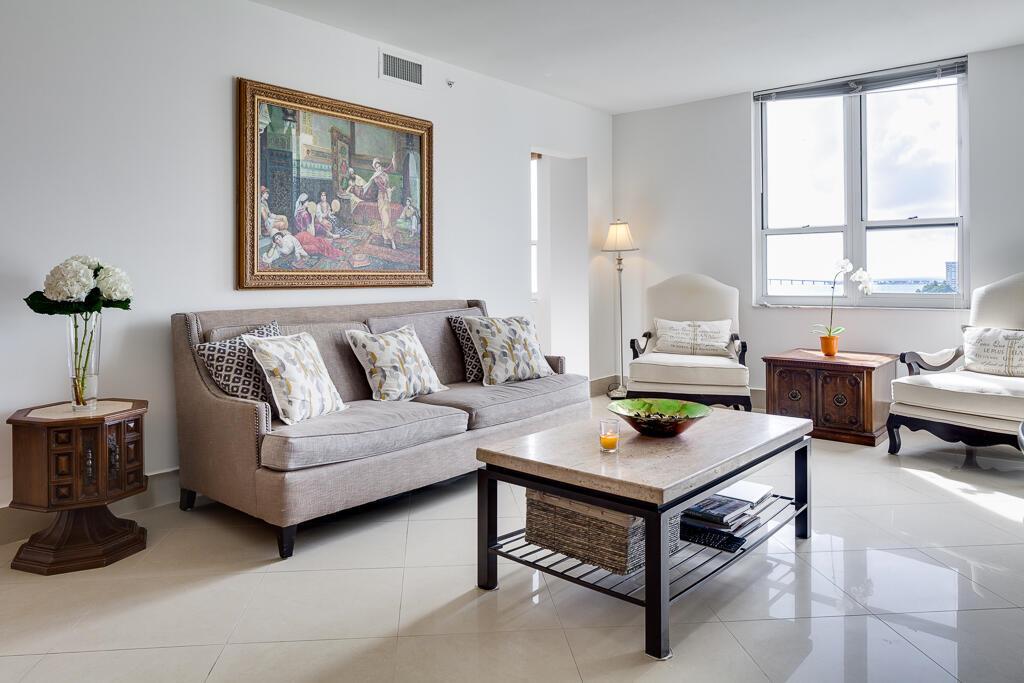 image Courvoisier Courts Condo5