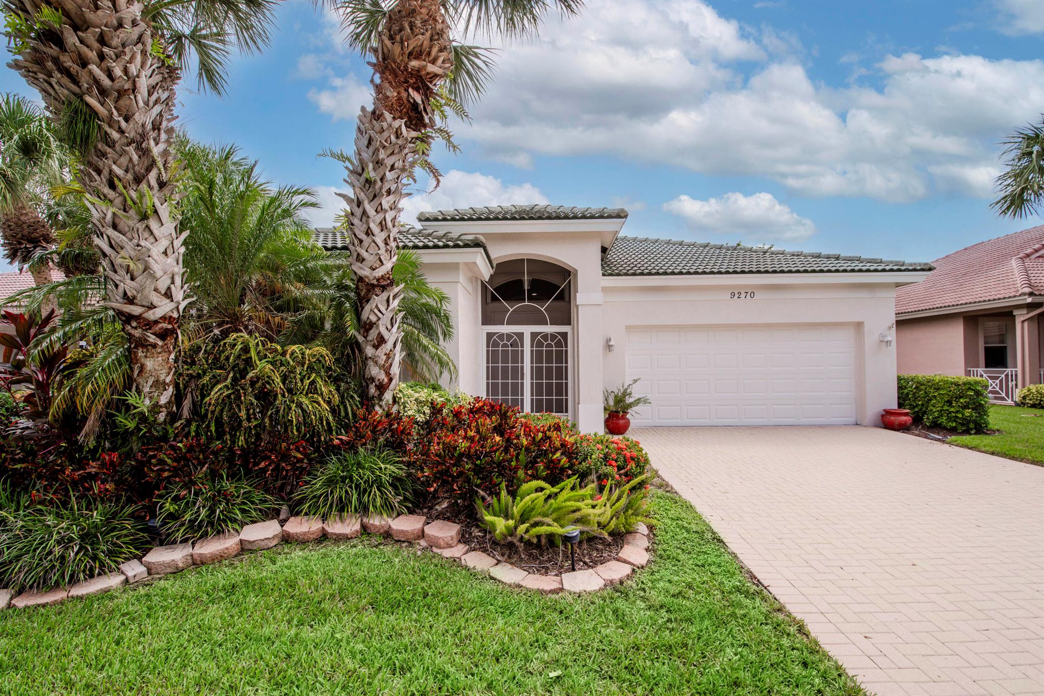 9270 Heron Cv Dr