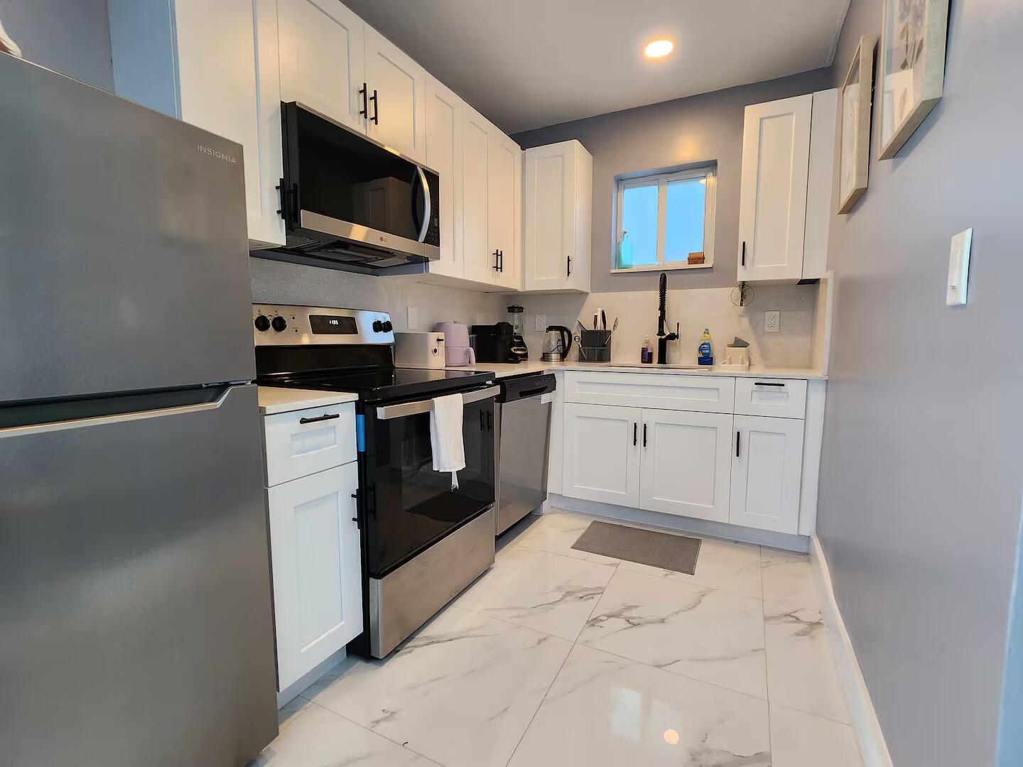 1237 NE 14th Ave #1-3 Fort Lauderdale, FL 33304