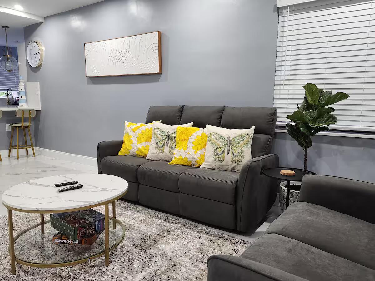 1237 NE 14th Ave #1-3 Fort Lauderdale, FL 33304