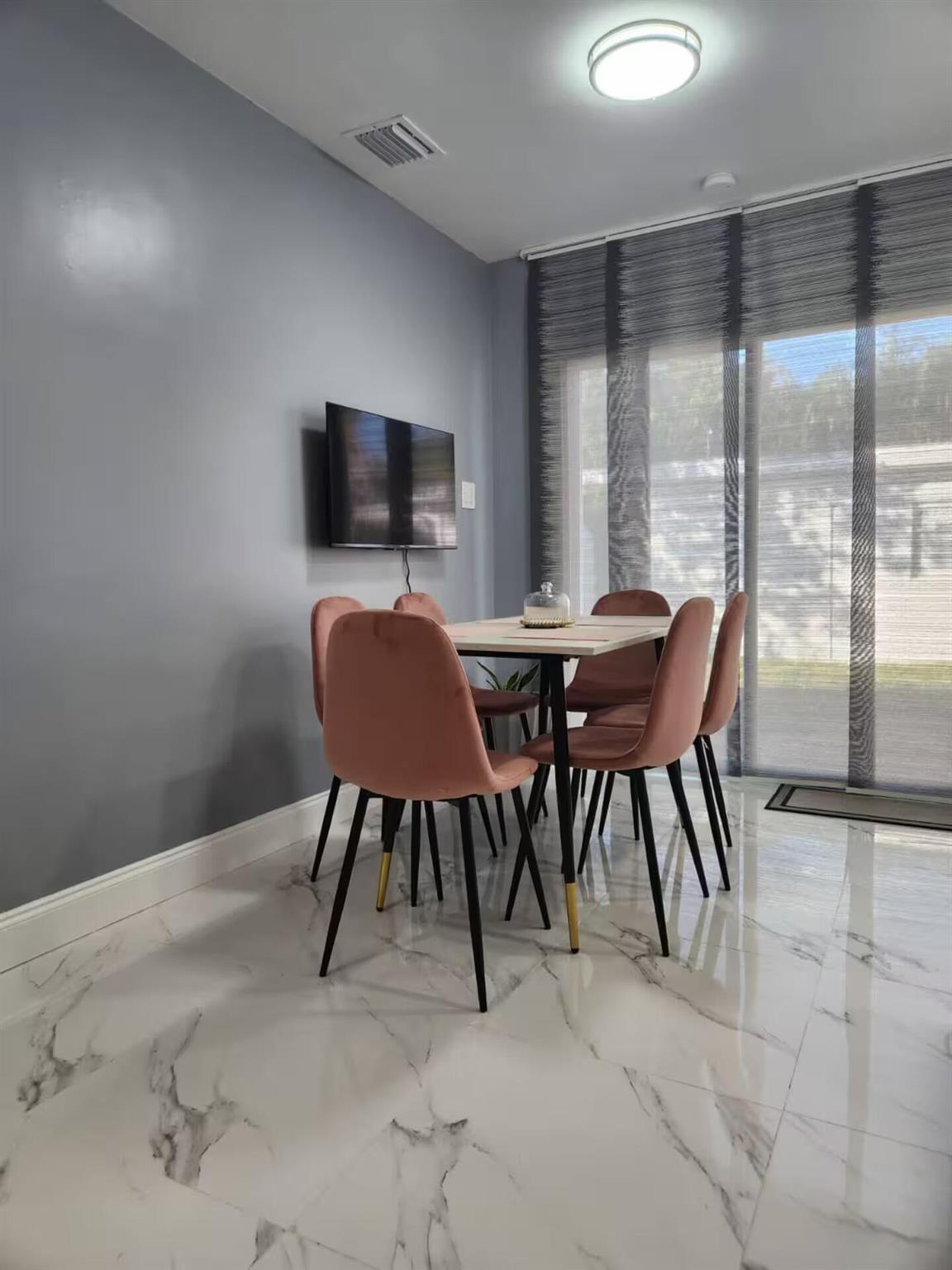 1237 NE 14th Ave #1-3 Fort Lauderdale, FL 33304