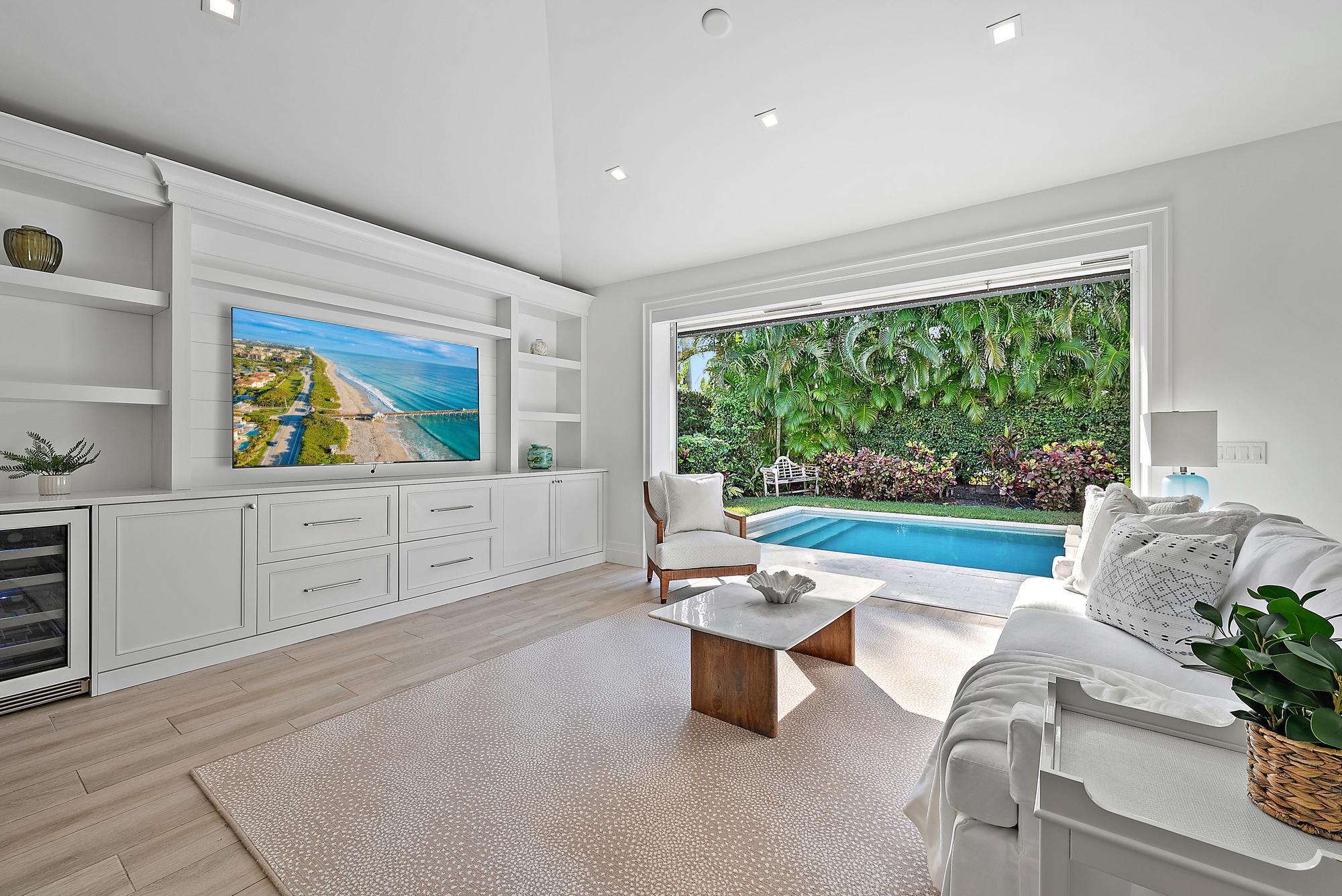 189 Shelter Ln Jupiter Inlet Colony, FL 33469