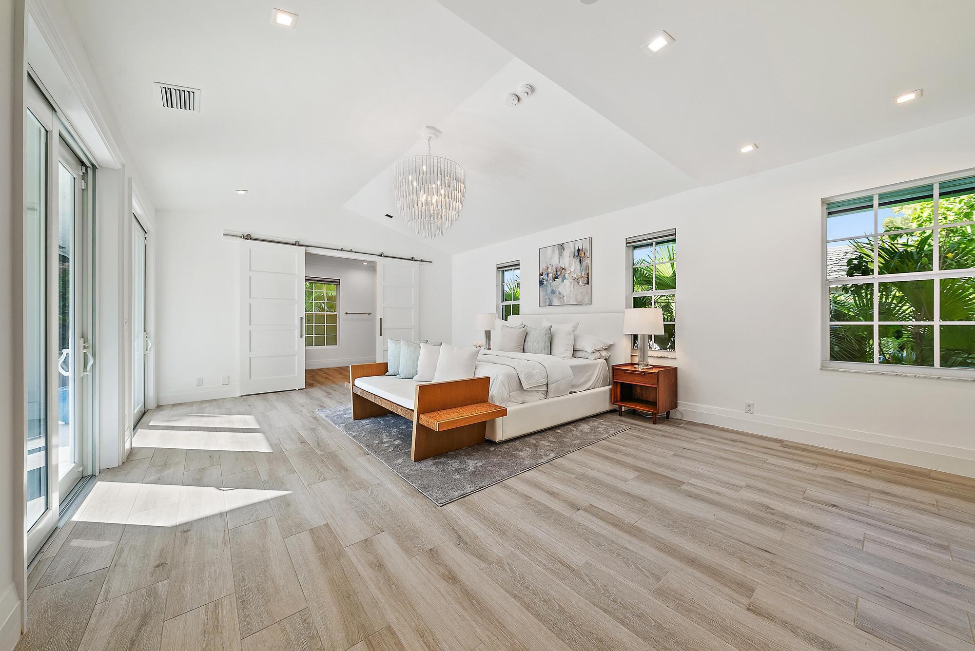 189 Shelter Ln Jupiter Inlet Colony, FL 33469