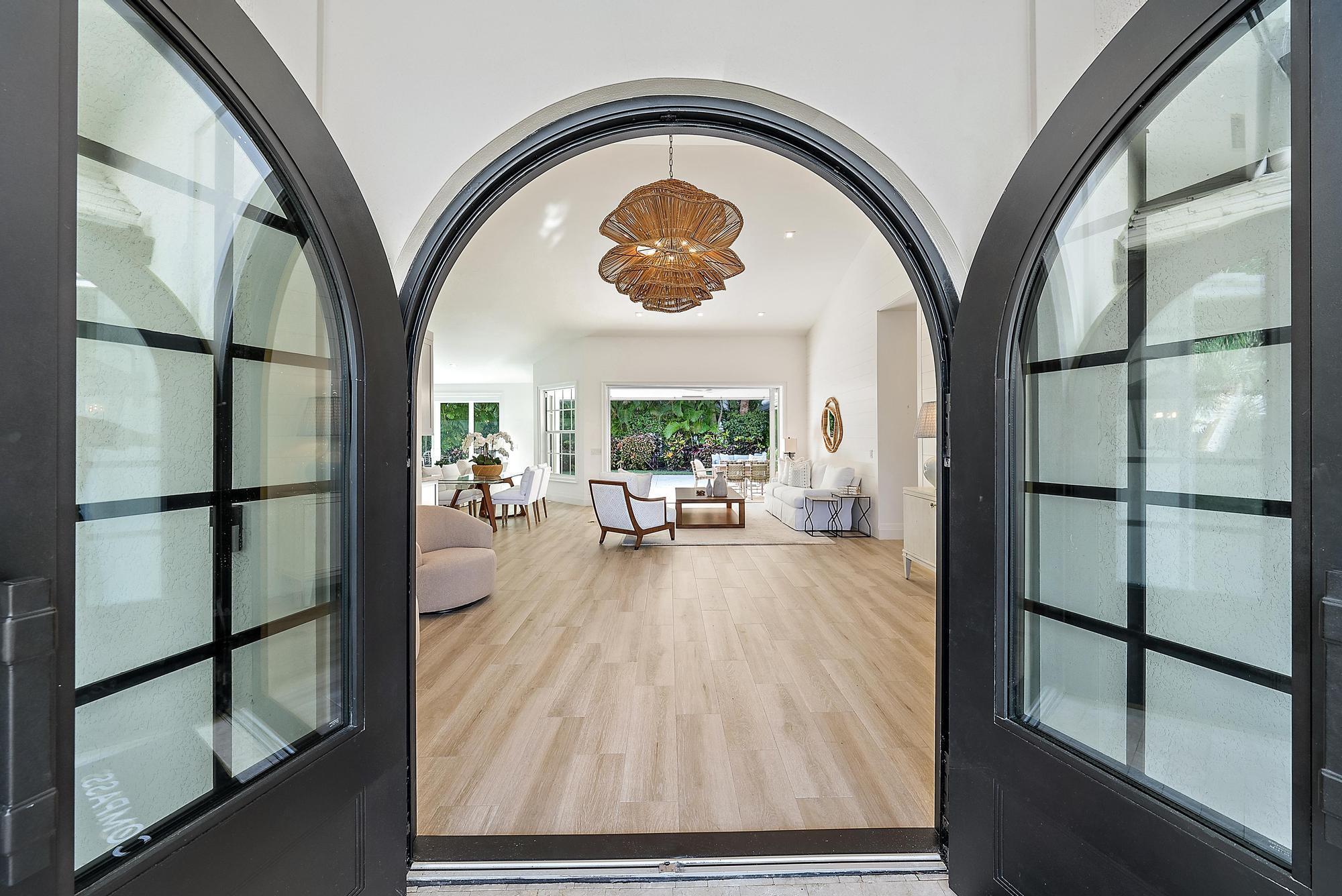 189 Shelter Ln Jupiter Inlet Colony, FL 33469