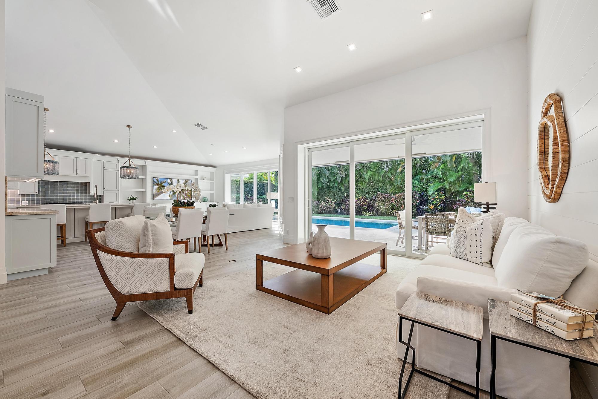 189 Shelter Ln Jupiter Inlet Colony, FL 33469