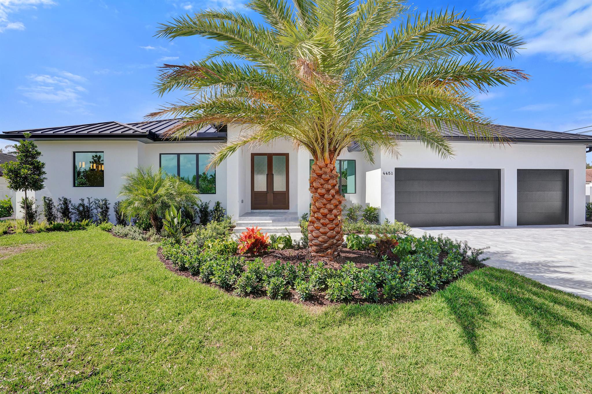 4451 NE 27th Ter