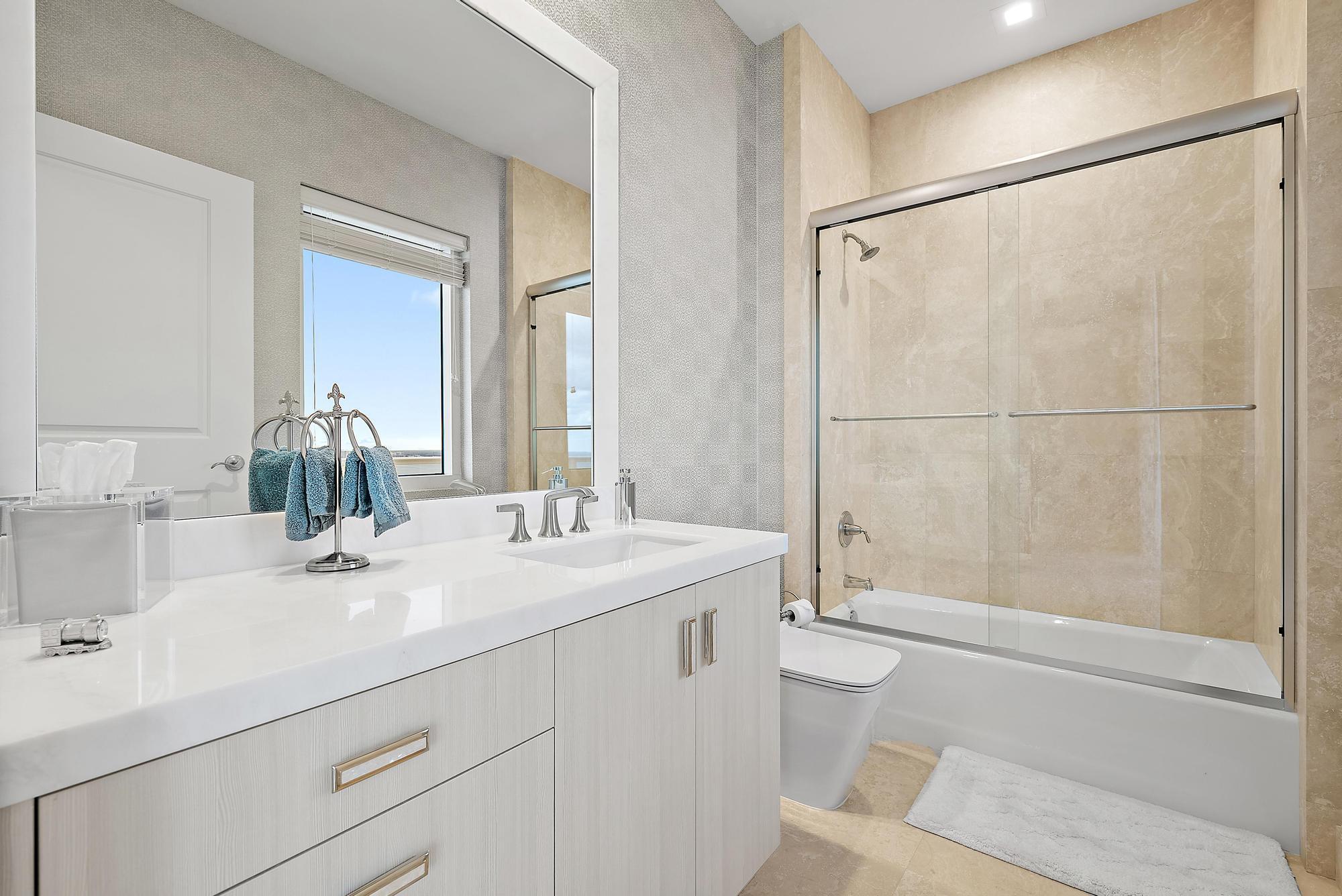 2700 N Ocean Dr #Ph1b Riviera Beach, FL 33404