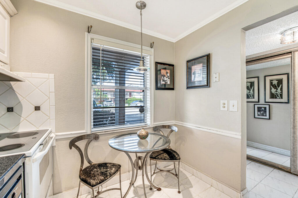 33 Abbey #103 Delray Beach, FL 33446