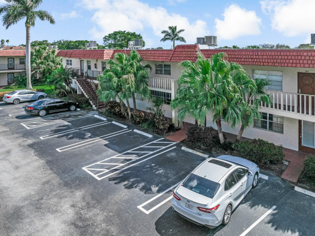 33 Abbey #103 Delray Beach, FL 33446
