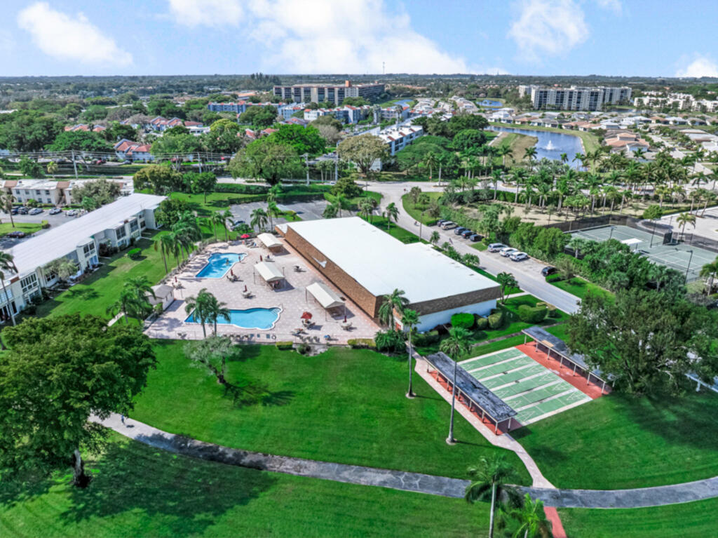 33 Abbey #103 Delray Beach, FL 33446