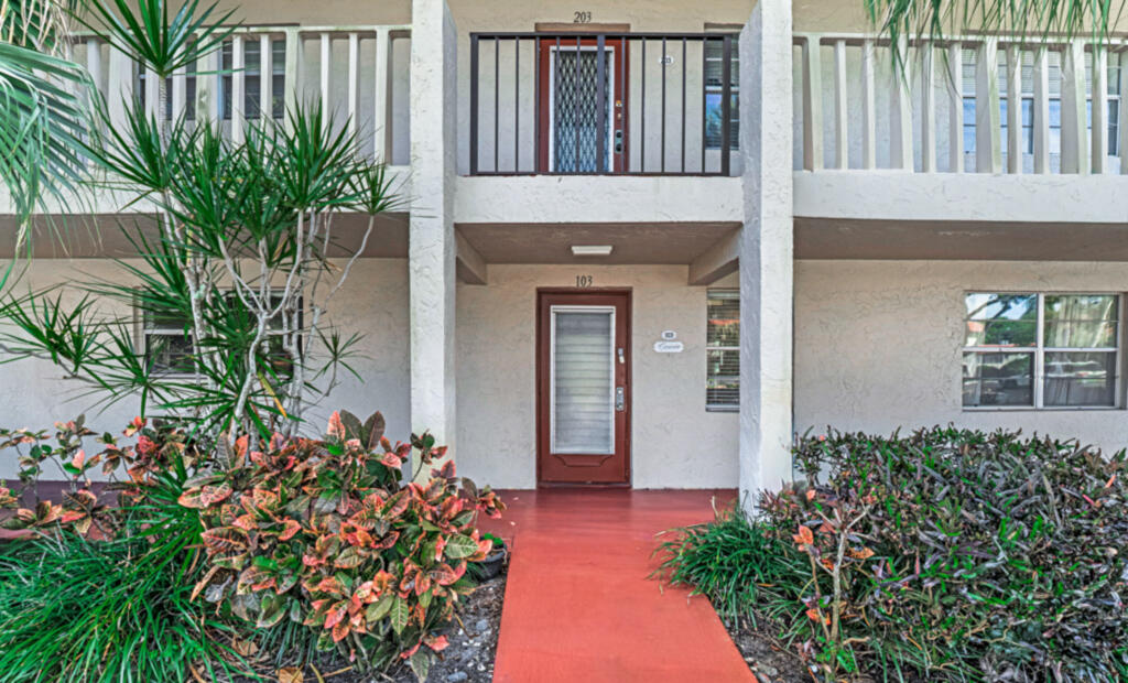 33 Abbey #103 Delray Beach, FL 33446