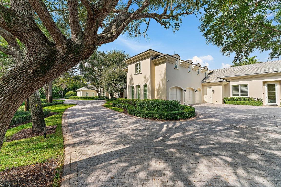 124 Bears Clb Dr Jupiter, FL 33477