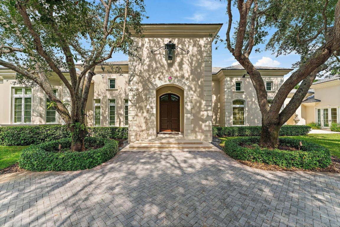 124 Bears Clb Dr Jupiter, FL 33477