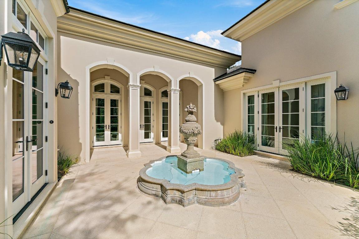 124 Bears Clb Dr Jupiter, FL 33477